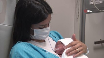 Antalya'da turizmci çifte 3'üz bebek şoku