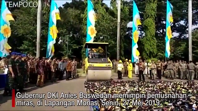 Begini Saat Anies Baswedan Musnahkan Miras