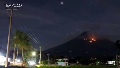 Download Video: Gunung Agung Erupsi, Kondisi Masih Aman