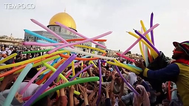 Sukacita Warga Palestina di Yerusalem Rayakan Idul Fitri