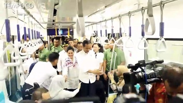 Ajak Artis Jajal MRT Jakarta, Jokowi: Dijaga Jangan Dicorat-coret
