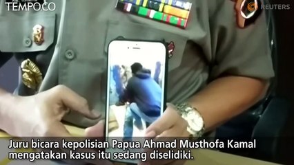 Video Viral, Tersangka Pencuri HP Dililitkan Ular Hidup saat Interogasi
