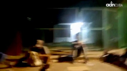 Durmiendo en la calle para sacar el carnet de identidad.