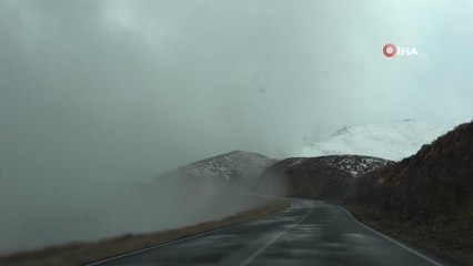 Muş'un yüksek kesimlerinde kar ve sis etkili oldu