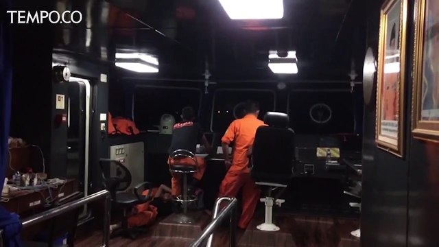 Pencarian Pesawat Lion Air Tengah Malam