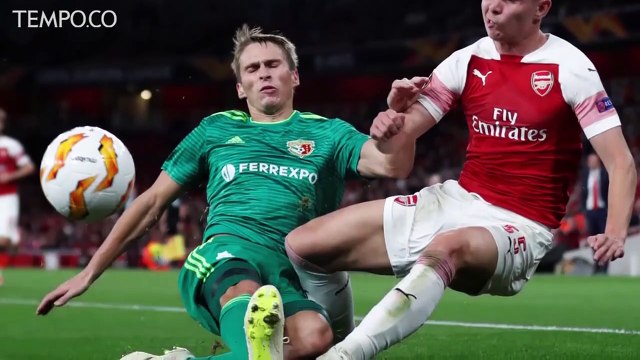 Arsenal Taklukan Vorskla, Mesut Ozil Sumbang Satu Gol