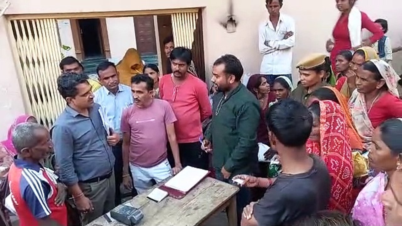 उचित मूल्य की दुकान पर जांच, गोदाम सील