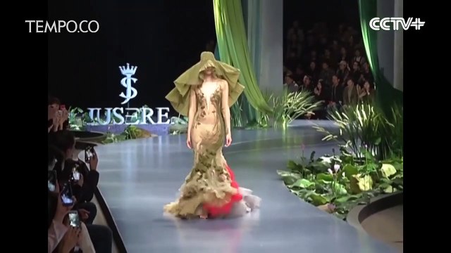 Fashion Show Kreasi Lotus yang Memukau