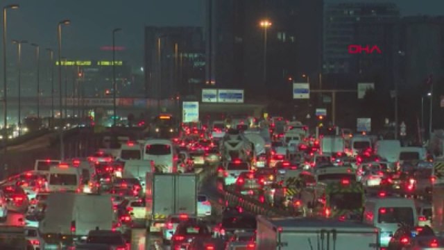 İstanbul'da trafik yoğunluğu yüzde 90'a ulaştı