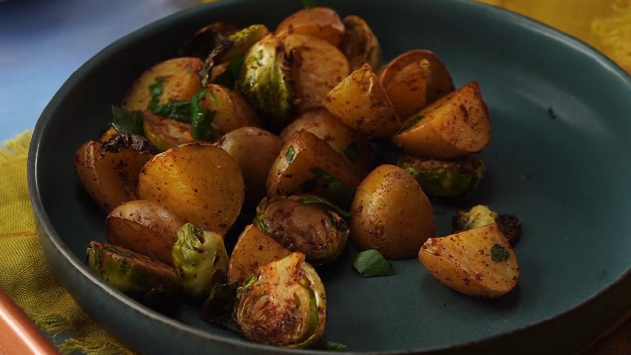 How to Make Roasted Brussels Sprouts & Potatoes