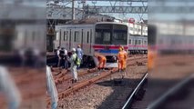 Japonya'da yolcu treni raydan çıktı