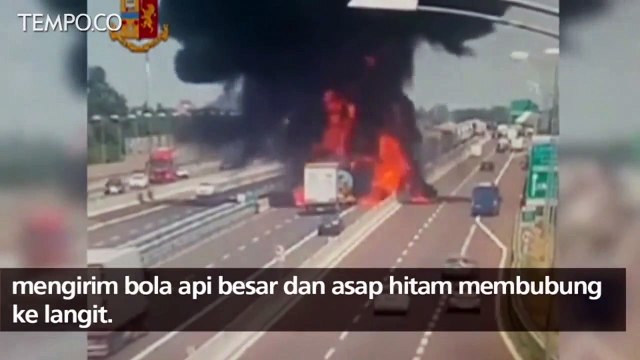 Detik-detik Truk Tangki Meledak di Jalan Tol Terekam CCTV