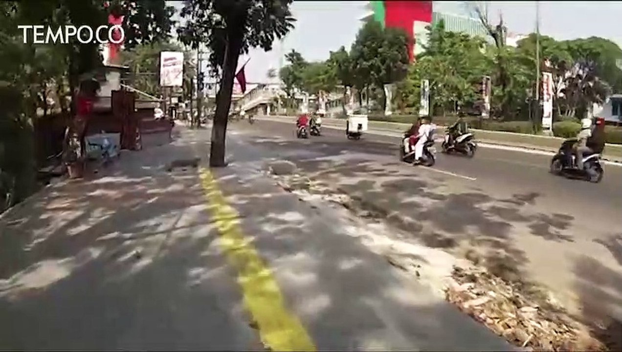 Jalur Pemandu Penyandang Disabilitas Terhalang Tiang