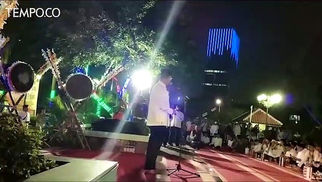 Malam Takbiran, Anies Baswedan Dijamu 65 Rantang