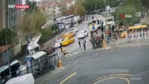 Kadıköy'de metrobüs kaldırıma çıktı