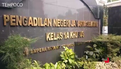 Tio Pakusadewo Siap Terima Vonis tapi Sidang Ditunda