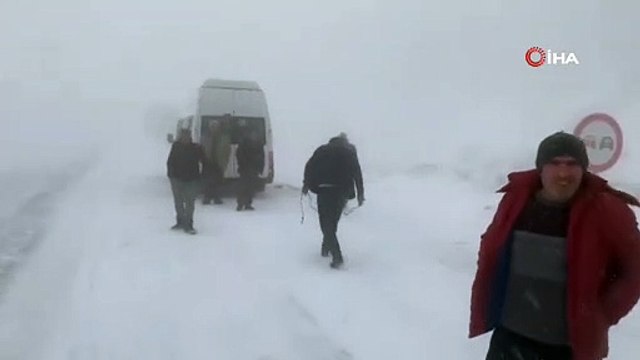 Sürücüler zor anlar yaşadı! Kar yağışı etkili oluyor