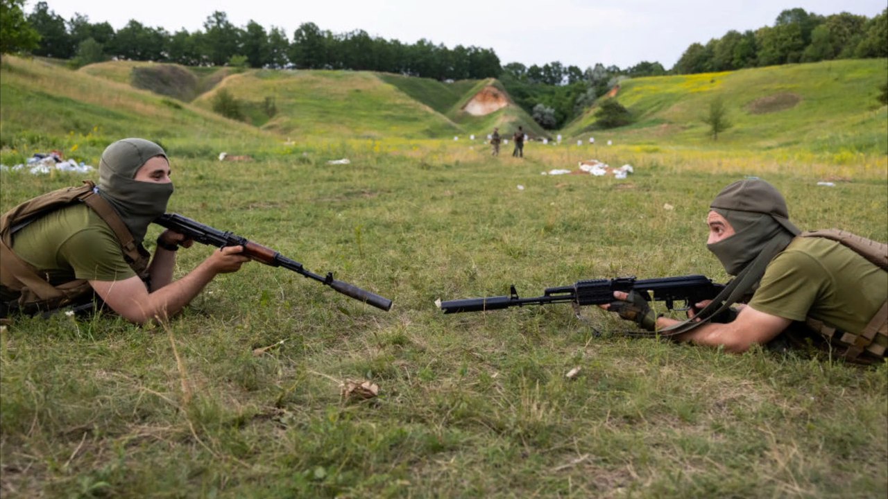 Video: Russische Soldaten beschießen sich gegenseitig