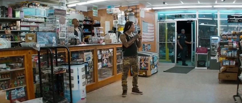 Police Officer Camera Bande-annonce (RU)