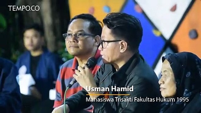 Mahasiswa Trisakti Tutup Jalan dan Nyalakan Lilin Harapan