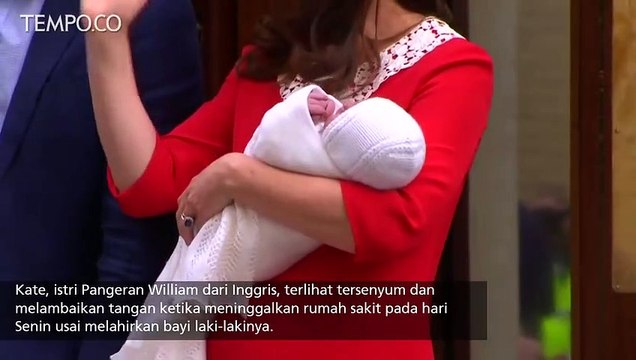 Antusias Warga Inggris Saat Melihat Bayi Pangeran William