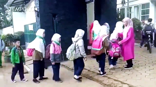 12 Sekolah di Bandung Lakukan Gerakan Walk to School