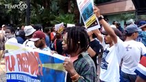 Aksi Front Rakyat Indonesia untuk West Papua di Kantor Freeport