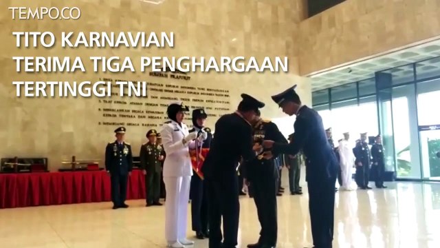 Tito Karnavian Terima Tiga Penghargaan Tertinggi TNI