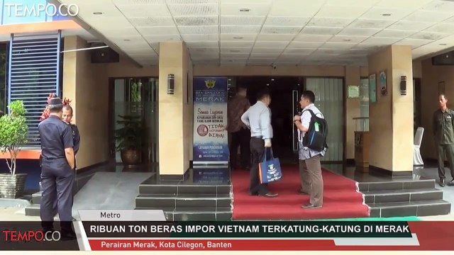 Ribuan Ton Beras Impor Vietnam Terkatung-katung di Merak