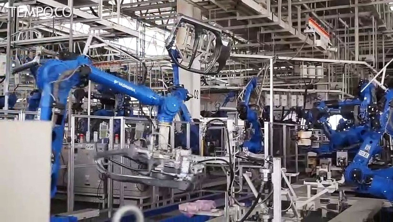 Teknologi Robotik Dominasi Produksi Pabrik Suzuki Cikarang