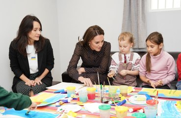 Princess of Wales wears colours of Ukraine to meet displaced families at community centre
