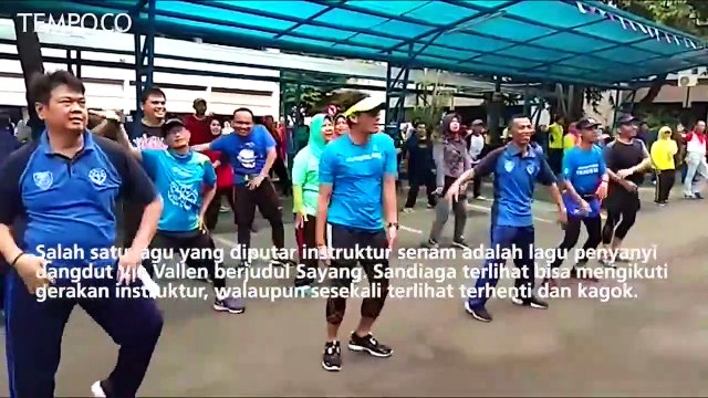 Kadang Kagok, Sandiaga Uno Lincah Senam Bersama Pegawai Dishub