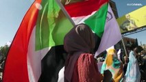فيديو: الشرطة السودانية تطلق الغاز المسيل للدموع على المحتجين ضد الحكم العسكري