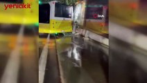 Üsküdar'da feci kaza! Yolcu dolu İETT otobüsü direğe çarptı