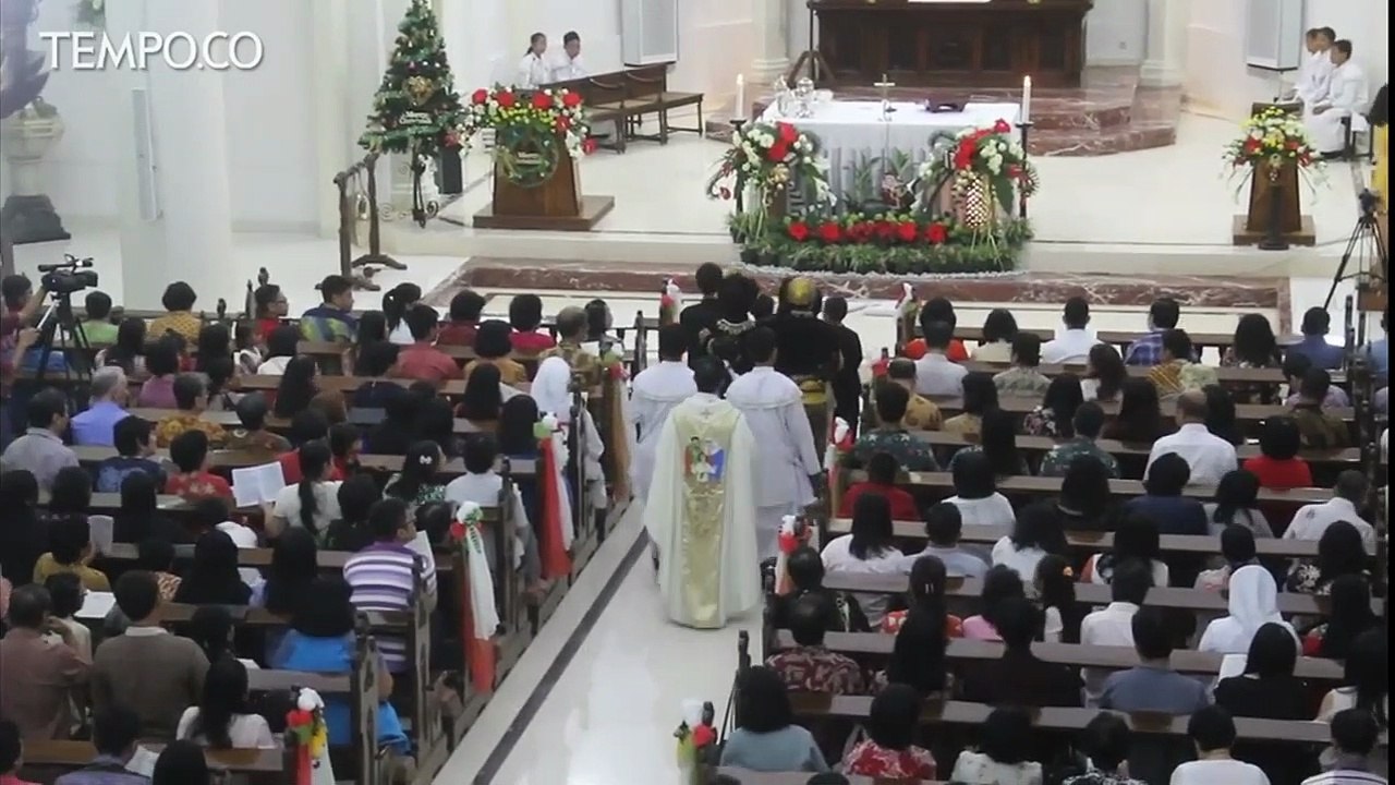 Suasana Misa Natal di Gereja Katolik Pertama di Semarang