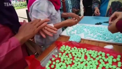 FESTIVAL HARI ONDE DI KALIJODO, SANDIAGA UNO BERPANTUN