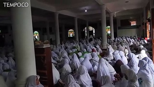 Bakal Cagub Jawa Timur Khofifah Galang Dukungan Lewat Istighosah