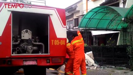Ruko Terbakar di Pondok Kopi, Belasan Unit Damkar Diterjunkan