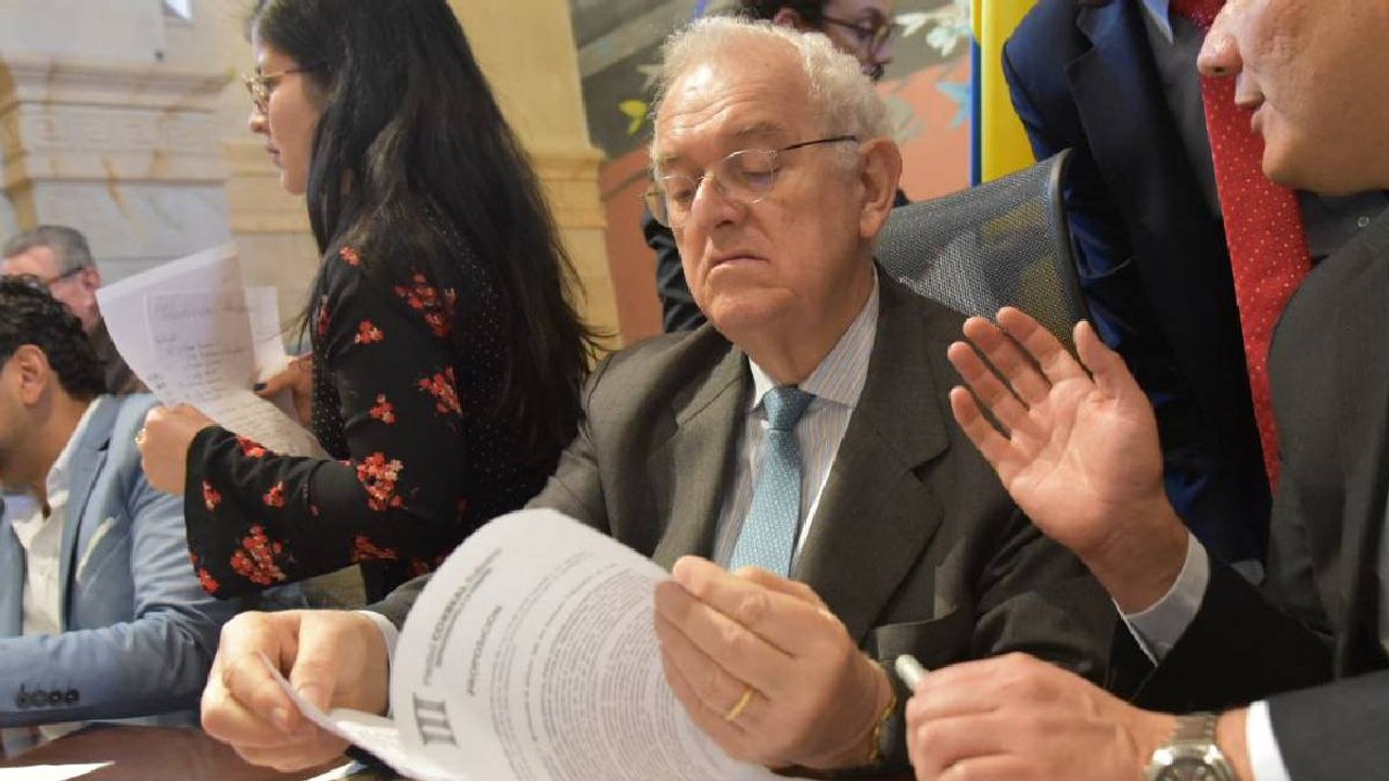 Minhacienda confirmó que varios productos y servicios básicos serán desindexados del salario mínimo