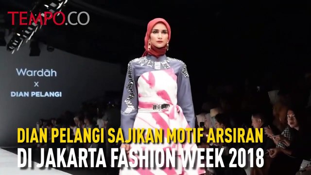 Dian Pelangi Sajikan Motif Arsiran di Jakarta Fashion Week 2018