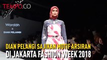 Dian Pelangi Sajikan Motif Arsiran di Jakarta Fashion Week 2018