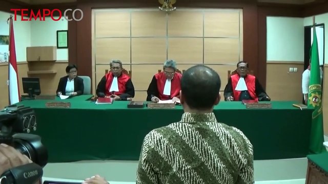Iwa K usai menjalani sidang Putusan