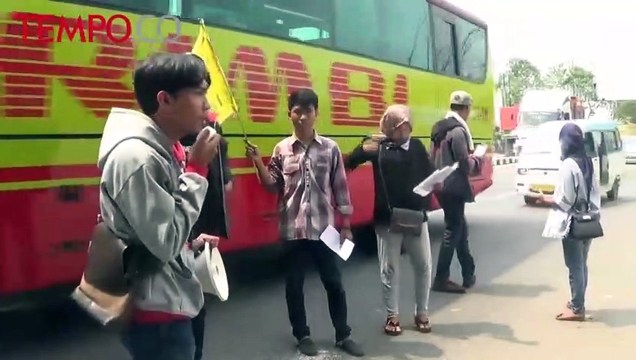 Insiden Bendera Merah-Putih Terbalik, Mahasiswa Bakar Atribut Malaysia