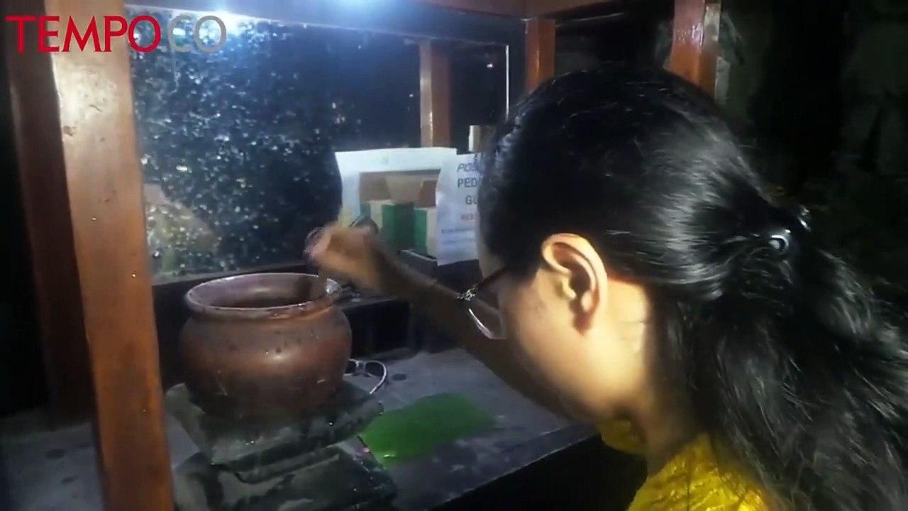 GUNUNG AGUNG AWAS, UMAT HINDU DI YOGYAKARTA GELAR DOA BERSAMA