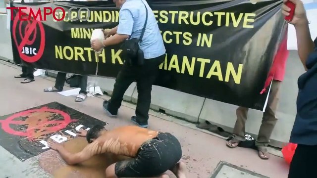 Perusahaan Tambang Cemari Sungai Kedutaan Jepang Didemo