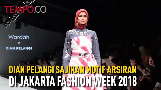 Dian Pelangi Hadirkan Motif Arsiran di Jakarta Fashion Week 2018