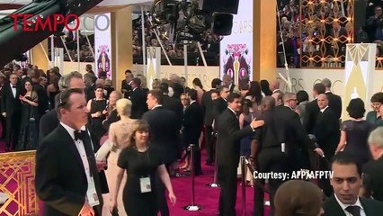 Oliver Stone Bela Harvey Weinstein yang Dituduh Perkosa Artis