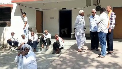 जमीन को लेकर अपनों से विवाद पर अवसाद में खाया जहर