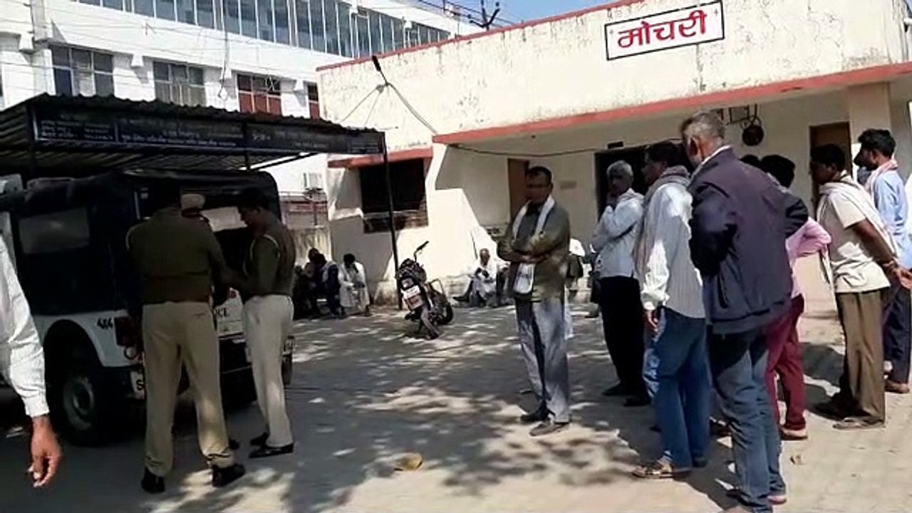 जमीन को लेकर अपनों से विवाद पर अवसाद में खाया जहर