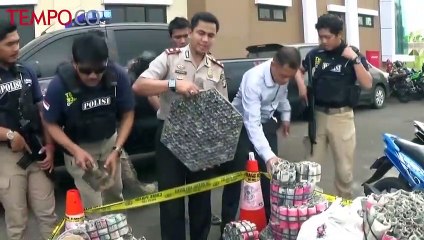 Polisi Gerebek Rumah Pembuat Petasan, Temukan Puluhan Ribu Petasan Siap Jual